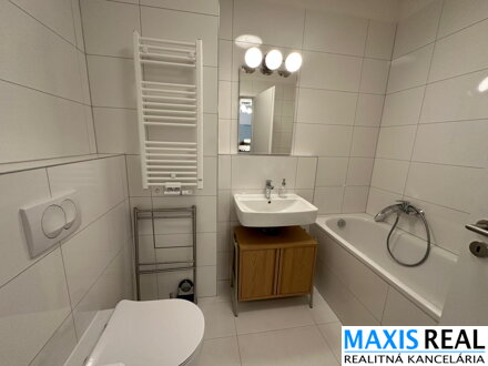 NA PRENÁJOM: Moderný 2-izbový byt s terasou a predzáhradkou – Cukrovarská, Trnava