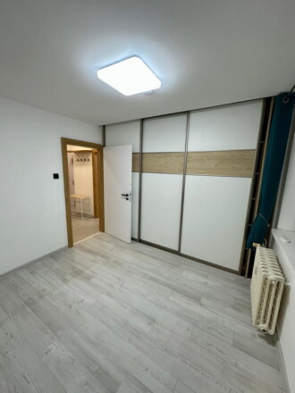 NA PRENÁJOM: Moderne zariadený 3-izbový byt s balkónom po kompletnej rekonštrukcii | Trnava, ul. J. Bottu