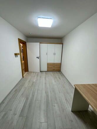NA PRENÁJOM: Moderne zariadený 3-izbový byt s balkónom po kompletnej rekonštrukcii | Trnava, ul. J. Bottu