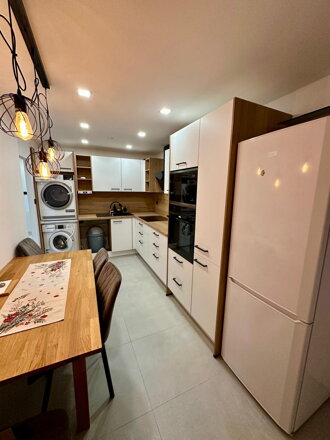 NA PRENÁJOM: Moderne zariadený 3-izbový byt s balkónom po kompletnej rekonštrukcii | Trnava, ul. J. Bottu