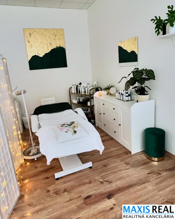 NA PRENÁJOM: Obchodný priestor s výmerou 52m2 v centre mesta Trnava 