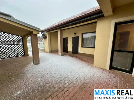 TOP NA PREDAJ: Priestranný 8-izbový rodinný dom s veľkým 10a pozemkom – Majcichov – výstavba 1999