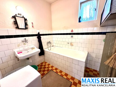 NA PREDAJ: Rodinný dom s pozemkom 770 m² v Modranke-Trnava