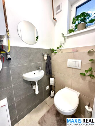 TOP NA PREDAJ: Novostavba 4-izbového rodinného domu s terasou – Opoj, Čerešňová ulica (kolaudácia 2023)