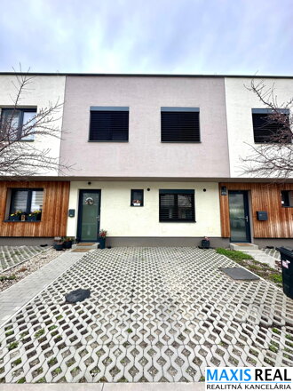 TOP NA PREDAJ: Novostavba 4-izbového rodinného domu s terasou – Opoj, Čerešňová ulica (kolaudácia 2023)