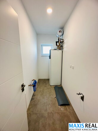 TOP NA PRENÁJOM: 4-izbová novostavba s dvojgarážou, bazénom a veľkou záhradou vo vyhľadávanej časti Trnavy – Kamenáč