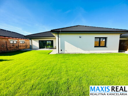 TOP NA PRENÁJOM: 4-izbová novostavba s dvojgarážou, bazénom a veľkou záhradou vo vyhľadávanej časti Trnavy – Kamenáč