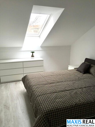 TOP NA PRENÁJOM: 2-izbový byt priamo v centre Trnavy s parkovaním 