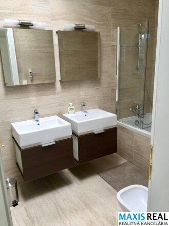 TOP NA PRENÁJOM: 2-izbový byt priamo v centre Trnavy s parkovaním 