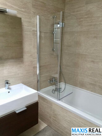 TOP NA PRENÁJOM: 2-izbový byt priamo v centre Trnavy s parkovaním 