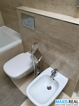 TOP NA PRENÁJOM: 2-izbový byt priamo v centre Trnavy s parkovaním 