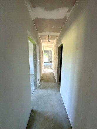 TOP NA PREDAJ: Novostavba 4-izbového rodinného domu na 605 m² pozemku – Trstín – len 18 km od Trnavy