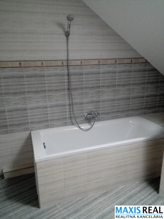 NA PRENÁJOM: Zariadený 3 izbový byt s balkónom v novostavbe v centre mesta na Františkánskej ulici