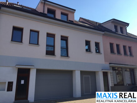 NA PRENÁJOM: Zariadený 3 izbový byt s balkónom v novostavbe v centre mesta na Františkánskej ulici