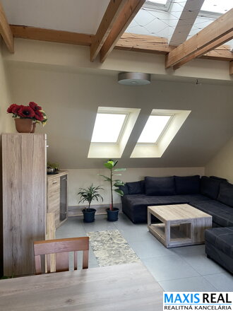 NA PRENÁJOM: Zariadený 3 izbový byt s balkónom v novostavbe v centre mesta na Františkánskej ulici