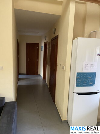 NA PRENÁJOM: Zariadený 3 izbový byt s balkónom v novostavbe v centre mesta na Františkánskej ulici