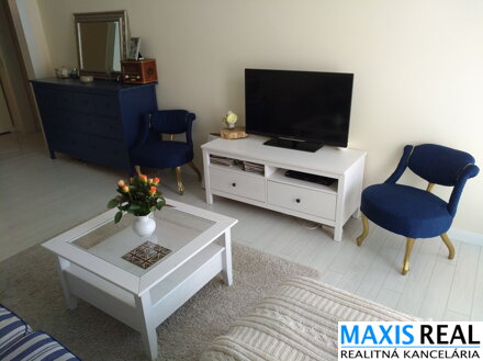 NA PRENÁJOM : Štýlový 2 izbový  byt v novostavbe Malý Paríž v centre mesta  