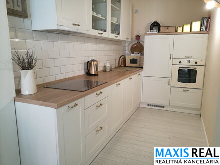 NA PRENÁJOM : Štýlový 2 izbový  byt v novostavbe Malý Paríž v centre mesta  