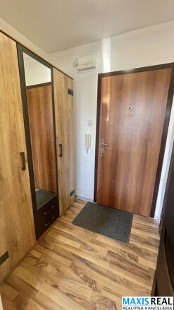 REZERVOVANÉ:NA PREDAJ: Zrekonštruovaný 1 izbový „Bauring“ vo vyhľadávanej lokalite na Družbe
