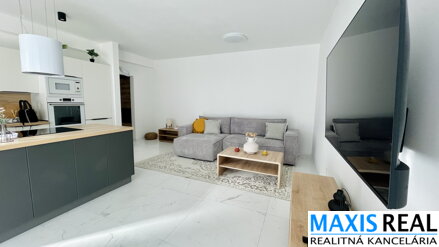 NA PRENÁJOM: Klimatizovaný  2 izbový byt s lódžiou a s parkovacím státím na Žarnovej ulici. 