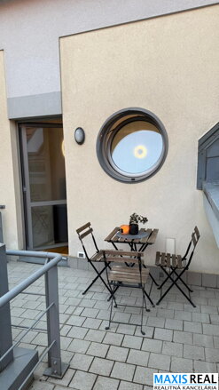 MAXIS REAL: NA PRENÁJOM: Moderný byt s terasou na nájom priamo v cente Trnavy pre 1 osoby. 