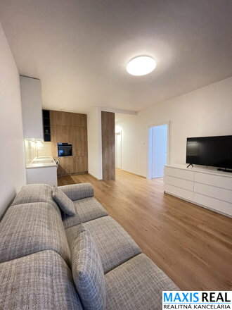 REZERVOVANÉ: Novostavba – Zrekonštruovaná novostavba – Veľký 2 izbový byt navrhnutý a zariadený architektom. 