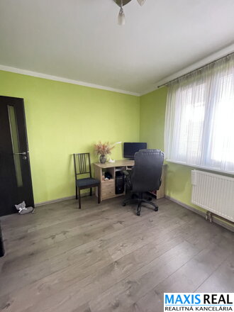 NA PREDAJ: Kompletne zrekonštruovaný 3 izbový byt na Prednádraží.