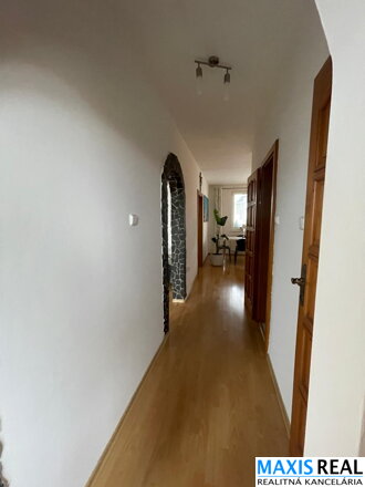 Na prenájom: Priestranný 3,5-izbový byt (78 m²) v lokalite Hliny, pri Malom Tescu – ideálny pre rodinu