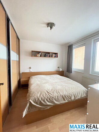 Na prenájom: Priestranný 3,5-izbový byt (78 m²) v lokalite Hliny, pri Malom Tescu – ideálny pre rodinu
