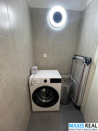 NA PRENÁJOM  : 2 izbový byt s terasou priamo v centre mesta 