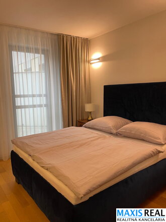 NA PRENÁJOM  : 2 izbový byt s terasou priamo v centre mesta 