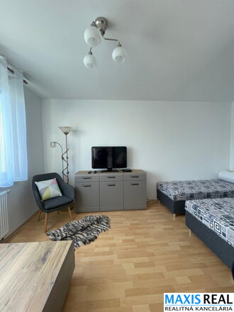 NA PRENAJOM: 1 izbový byt na Družbe