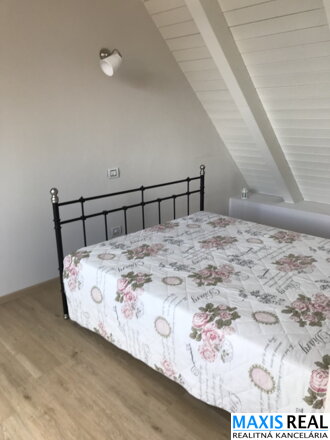 NA PREDAJ: Unikátny 3-izbový byt s krásnym výhľadom na mesto Trnava 
