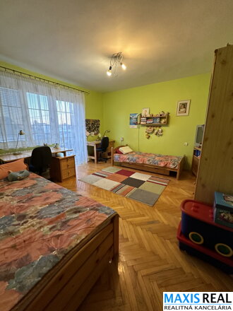 NA PRENÁJOM: Útulný a priestranný 3-izbový byt o výmere 90m2 v Hrnčiarovciach pre rodinu