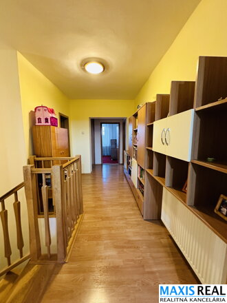 NA PRENÁJOM: Útulný a priestranný 3-izbový byt o výmere 90m2 v Hrnčiarovciach pre rodinu