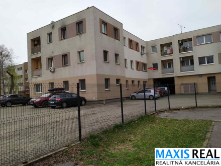 TOP NA PREDAJ: Veľký 1-izbový byt o výmere 35m2 s parkovaním vo výbornej lokalite Trnavy
