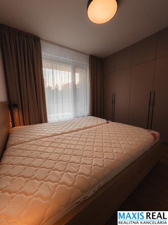NA PRENÁJOM: Moderný 2-izbový byt s terasou, predzáhradkou a smart vybavením – Cukrovarská, Trnava