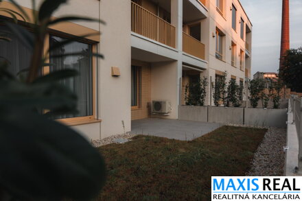 NA PRENÁJOM: Moderný 2-izbový byt s terasou, predzáhradkou a smart vybavením – Cukrovarská, Trnava