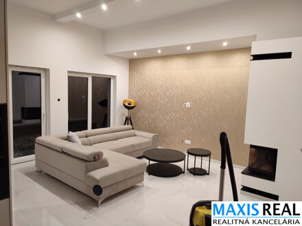 NA PREDAJ : Rezidencia Trstín – rodinné sídlo v TOP kvalite s čarovnou atmosférou