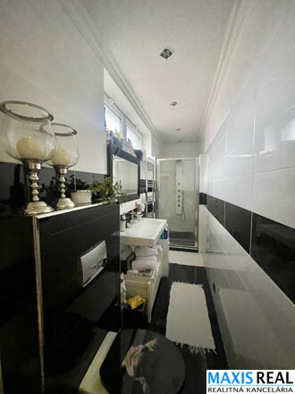 NA PREDAJ : Rezidencia Trstín – rodinné sídlo v TOP kvalite s čarovnou atmosférou