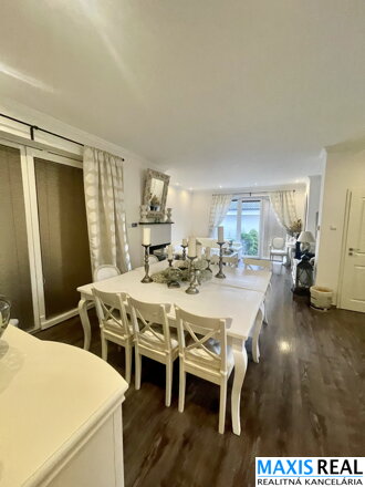 NA PREDAJ : Rezidencia Trstín – rodinné sídlo v TOP kvalite s čarovnou atmosférou