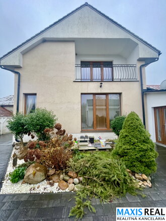 NA PREDAJ : Rezidencia Trstín – rodinné sídlo v TOP kvalite s čarovnou atmosférou