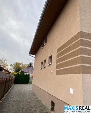 INVESTIČNÁ PRÍLEŽITOSŤ: Na predaj dvojpodlažný rodinný dom s 8 bytmi na Spiegelsaale v Trnave