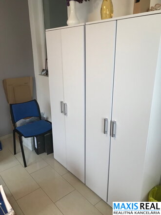 INVESTIČNÁ PRÍLEŽITOSŤ: Na predaj dvojpodlažný rodinný dom s 8 bytmi na Spiegelsaale v Trnave
