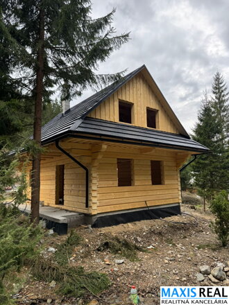 TOP NA PREDAJ: Novostavba dvojpodlažnej DREVENICE v obci Jarabá – Nízke Tatry 