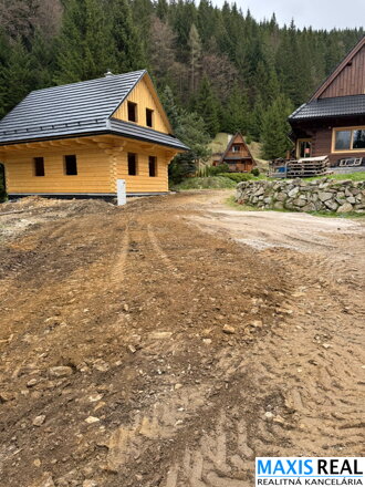 TOP NA PREDAJ: Novostavba dvojpodlažnej DREVENICE v obci Jarabá – Nízke Tatry 