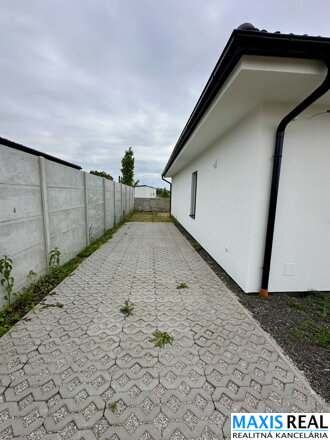 NA PREDAJ: Nízkoenergetická 4-izbová novostavba Suchá nad Parnou 