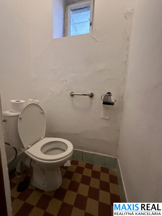NA PREDAJ: Rodinný dom s veľkým pozemkom v Hrnčiarovciach nad Parnou