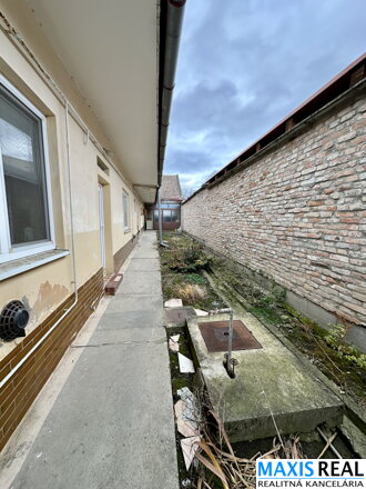NA PREDAJ: Rodinný dom s veľkým pozemkom v Hrnčiarovciach nad Parnou