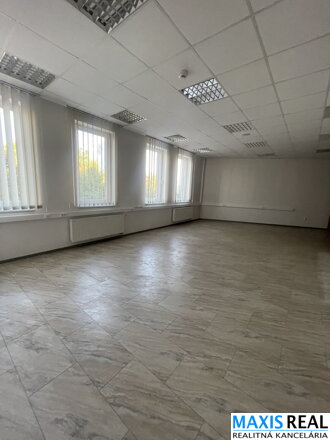 NA PRENÁJOM: Exkluzívne, klimatizované kancelárske priestory v novej budove priamo s centre mesta.